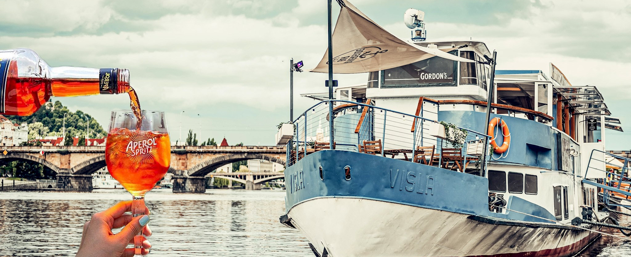 riverside-bar